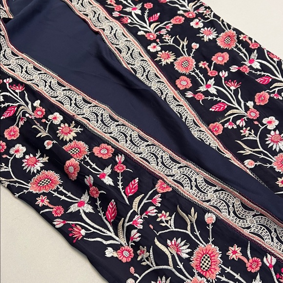 ALL ABOUT HER FLORAL KIMONO SIZE LARGE BLUE PINK CREAM - Picture 16 of 16